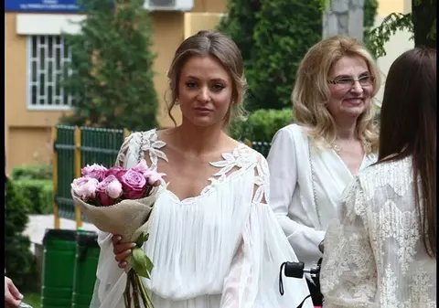 Ce fac Delia și sora ei, înainte de nuntă. Imagini incredibile | VIDEO