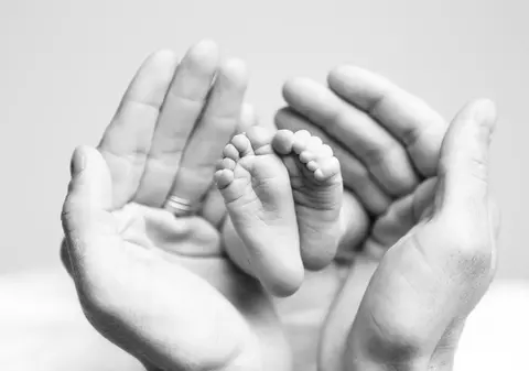 Un nou SCANDAL INTERNAȚIONAL? MAME-SUROGAT din Ucraina, pe zeci de mii de euro, pentru cuplurile FĂRĂ COPII din România