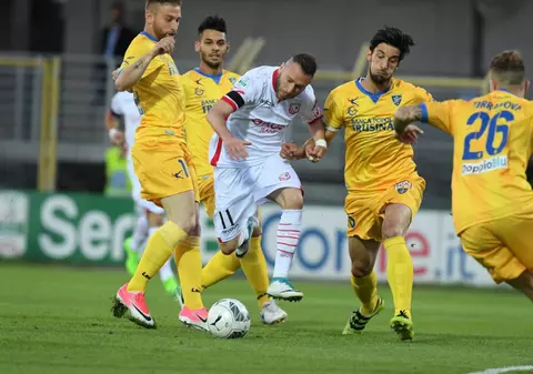 Barajul de promovare în Serie A. Succes pentru Benevento. Doi români, implicați