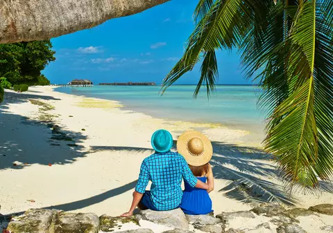 Studiu: Aproape de două ori mai mulți oameni preferă vacanțele relaxante în locul celor active