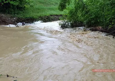 Cod galben de inundații pe râuri din Mureș și alte trei județe. Atenționarea este valabilă în această seară, până la ora 24.00