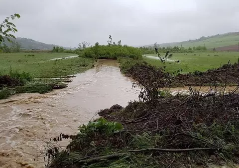 Cod galben de inundații în șapte bazine hidrografice din Transilvania și Moldova