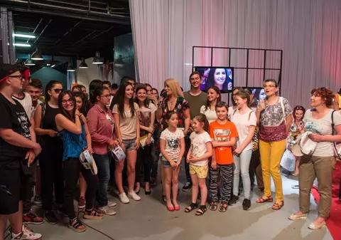 De “Joaca de-a copilăria”, un întreg colegiu din Piatra Neamţ a venit la TVR