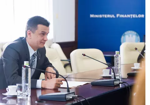Grindeanu, la Paris, reacție la declarațiile privind remanierea: E un Guvern perfect? Nu. Tot timpul e loc de mai bine