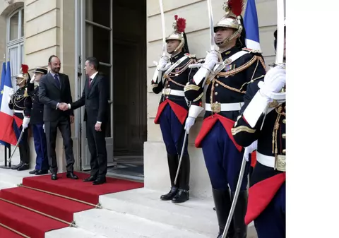 Premierul Sorin Grindeanu, vizită oficială în Franța: S-a întâlnit la Paris cu omologul său Édouard Philippe