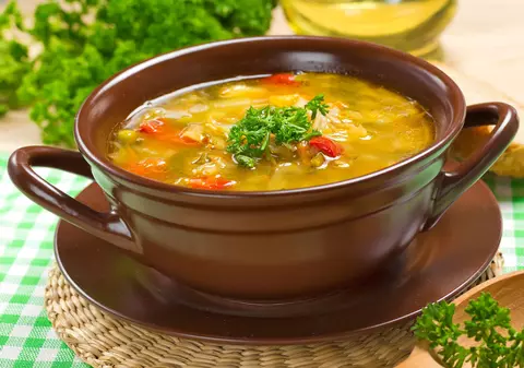 Ciorbă de legume cu borș. Gătește cu noi rețete delicioase!/VIDEO