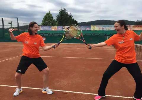 ​Ana Maria Brânză Popescu a dat spada pe racheta de tenis și i-a aruncat mănușa Simonei Halep / FOTO&VIDEO EXCLUSIV​