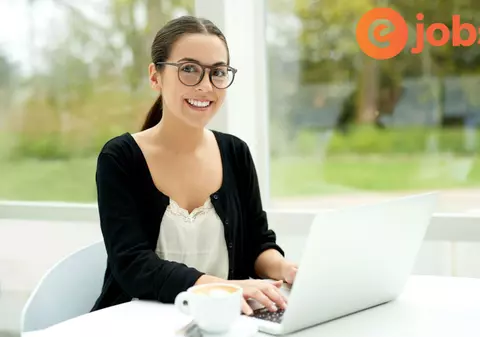 Vrei să lucrezi în lumea dinamică a jurnalismului? Pe eJobs.ro găsești oferte de muncă în domeniul preferat