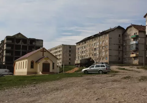 Un cartier nou din Anina este amplasat într-o arie protejată a Parcului Naţional Semenic