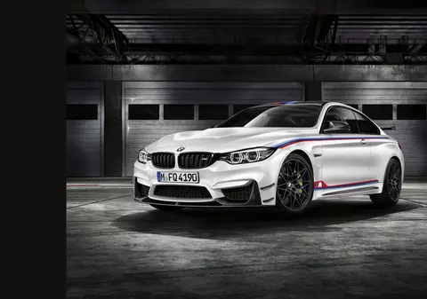 Singurul exemplar BMW M4 DTM din România a fost livrat. Cine e blonda celebră care l-a cumpărat