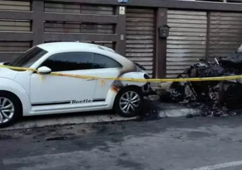 Atac în stil mafiot în centrul Constanței. Două mașini au fost incendiate în toiul nopții