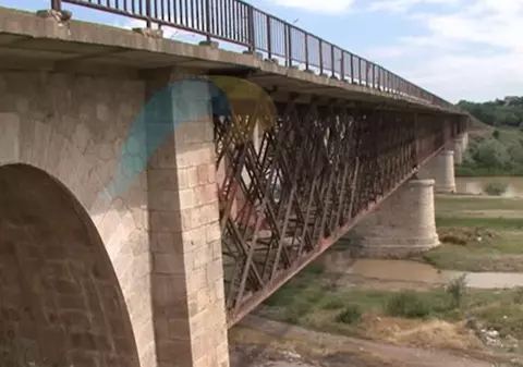 Podul monument de la Vadu Pașii, abandonat de 12 ani / VIDEO