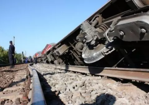 Un tren a deraiat în județul Argeș. Clipe de groază pentru pasageri