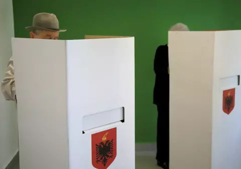 Alegeri în Albania. Albanezii aleg dacă vor sau nu să urmeze calea europeană