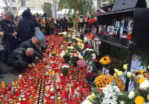 Au dispărut lumânările și fotografiile de la altarul Colectiv. Asociatia Colectiv GTG 3010: "Există indivizi deranjați de micul nostru colț de neuitare, un loc al durerii”