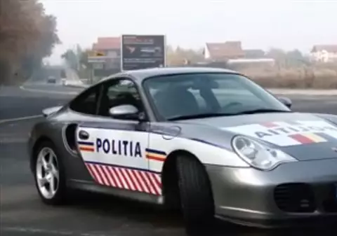 Poliția patrulează cu un Porsche pe Autostrada Soarelui. Recomandările polițiștilor pentru șoferi în minivacanța de Rusalii