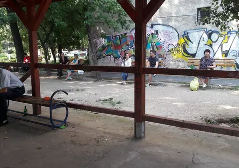 Emoții pentru absolvenții de liceu. Au început probele scrise la BAC