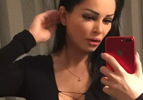 Brigitte Sfăt a renunțat la haine. Cum arată soția lui Ilie Năstase în costum de baie