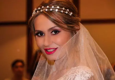 Crina Abrudan a îmbrăcat rochia de mireasă | FOTO