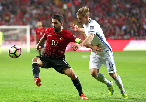 Arda Turan a lovit un jurnalist. Fotbalistul s-a luat și de selecționerul Fatih Terim, apoi a anunțat că se retrage!
