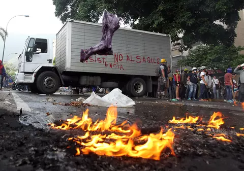 Protestele violente continuă în Venezuela. Zeci de oameni au fost răniți în urma manifestațiilor
