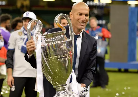 Zinedine Zidane confirmă că și-a prelungit contractul cu Real Madrid