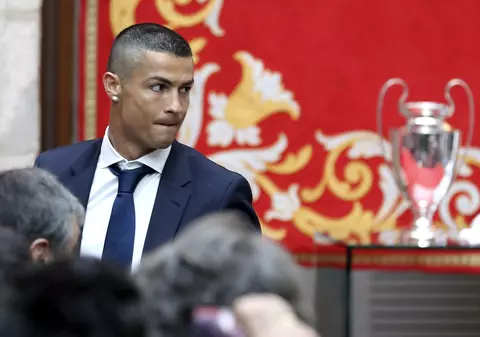 Cristiano Ronaldo a sărbătorit cu un nou look câștigarea Ligii Campionilor!