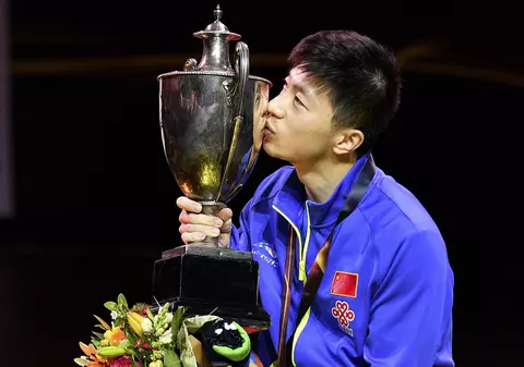 UPDATE. Finală ”made in China” la Mondialul de tenis de masă: Ma Long l-a învins dramatic pe Fan Zhendong. China - 4 medalii de aur, Japonia una / VIDEO