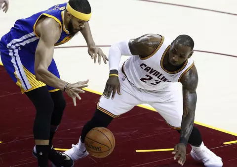 Finala NBA. LeBron James a abandonat lupta, după Cleveland Cavaliers - Golden State Warriors 113-118. ”N-am mai întâlnit o echipă atât de puternică” / VIDEO