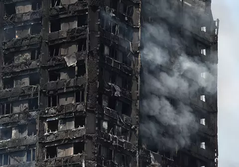 Un bărbat care a publicat fotografii cu o victimă de la Grenfell Tower, condamnat la închisoare