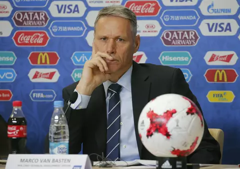 La Cupa Confederaţiilor va fi permisă şi a patra schimbare de jucători! Anunţul, făcut de Marco Van Basten