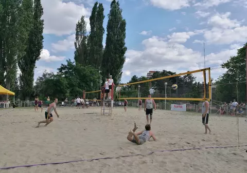 Turneul Hope - volei pe plajă și generozitate