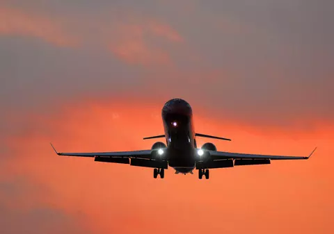 Incident pe aeroportul Henri Coandă. O aeronavă a depășit marginea pistei