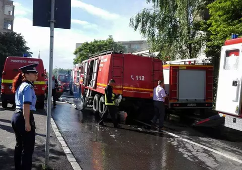 Incendiu în București. Ce au găsit pompierii în casa mistuită de flăcări