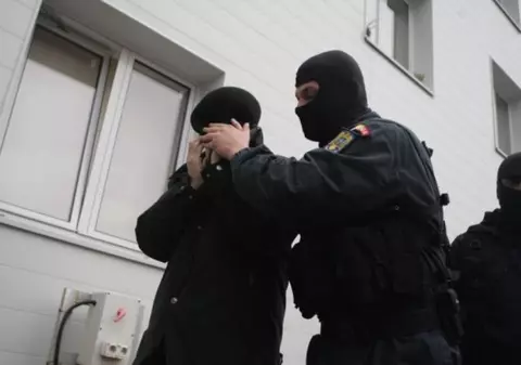 Doi tineri din Bistrița-Năsăud au păcălit un neamț să le vireze bani în conturi. Prin metoda "Premiul", au reușit să strângă 50.000 de euro