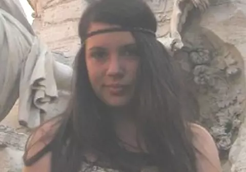 Fata unui polițist din Arad s-a sinucis. Era devastată de divorțul părinților