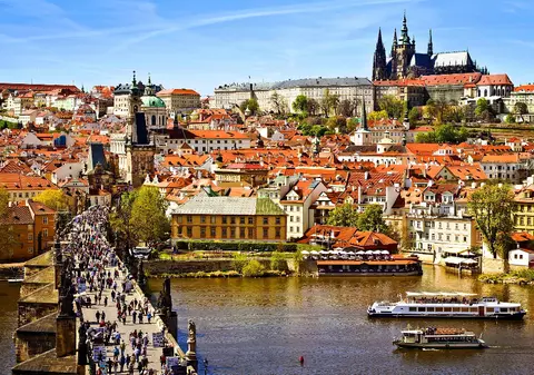 (P) Praga – orașul supranumit Parisul Estului