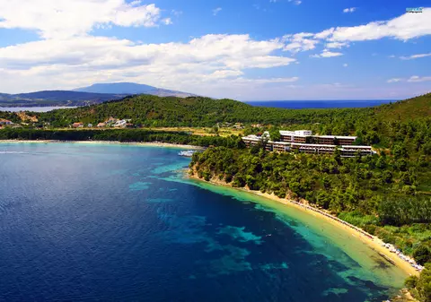 (P) Skiathos, insula cu peisaje de neuitat