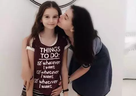 EXCLUSIV/ Irinel face tot ce poate să-i aline Irinei dorul de mamă, în așteptarea unei invitații care nu mai vine. Exclusă din planurile Monicăi