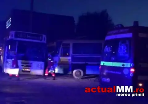 A murit după ce autobuzul căruia îi schimba roata a căzut peste el