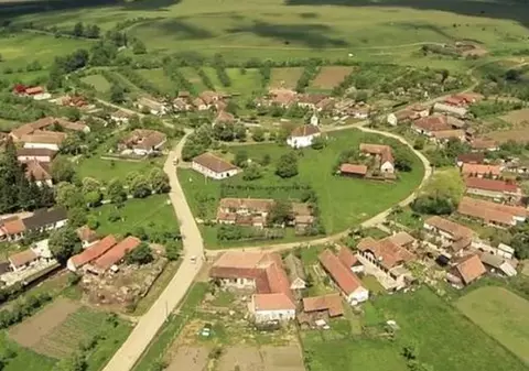 Charlottenburg, singurul sat circular din România, atrage tot mai mulți turiști