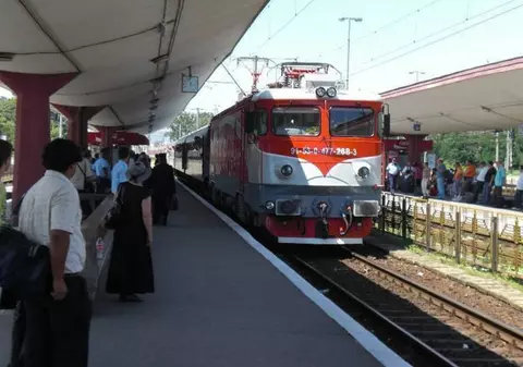 UPDATE. CFR a vândut bilete pentru un vagon inexistent. Călătorii își vor primi banii înapoi. Reacția companiei