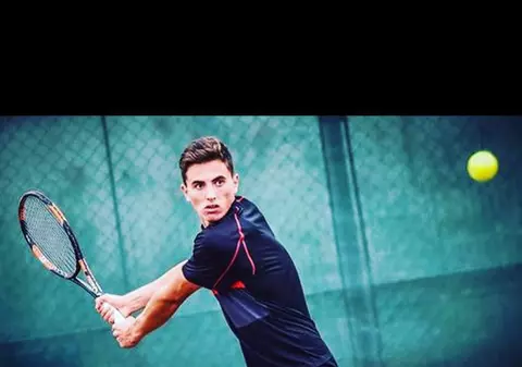 Opt români joacă în ”optimile” turneului de tenis de la Cluj Napoca