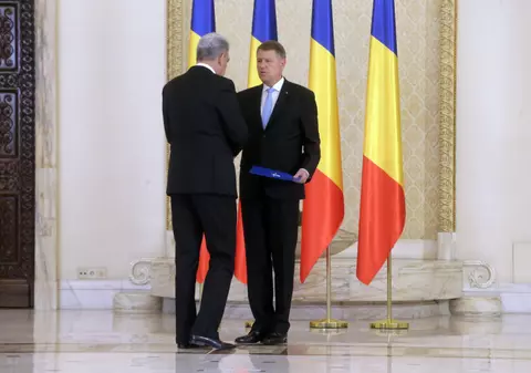 UPDATE. Mihai Fifor, noul ministru al Apărării și Gheorghe Șimon, ministrul Economiei, au depus jurământul la Palatul Cotroceni