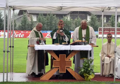 Vlad Chiricheș și colegii săi de la Napoli au primit binecuvântare divină pentru câștigarea campionatului | FOTO&VIDEO