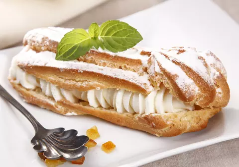 Eclere cu frisca si crema de vanilie
