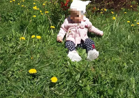 EXCLUSIV / Fetiță de nouă luni, abuzată sexual de mamă. Femeia distribuia pe internet, în timp real, imaginile cu ororile la care-și supunea micuța