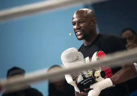 Mayweather și McGregor, testați antidoping. La câte teste au fost supuși cei doi luptători până acum