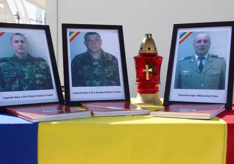 Militarii morți în accidentul din Argeș au fost înmormântați cu onoruri militare