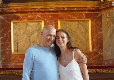 FOTO EXCLUSIV/ Retrași din lumea reflectoarelor, Dana Bartzer și Dan Creimerman își continuă povestea de dragoste. S-au căsătorit duminică a 29-a oară